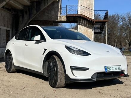 Білий Тесла Model Y, об'ємом двигуна 0 л та пробігом 39 тис. км за 22800 $, фото 1 на Automoto.ua