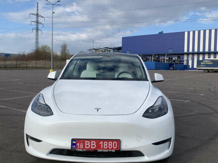 Тесла Model Y 2021 в Ровно на Automoto.ua Белый Тесла Model Y, объемом двигателя 0 л и пробегом 83 тыс. км за 19999 $, фото 1 на Automoto.ua