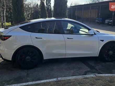 Белый Тесла Model Y, объемом двигателя 0 л и пробегом 49 тыс. км за 26999 $, фото 1 на Automoto.ua