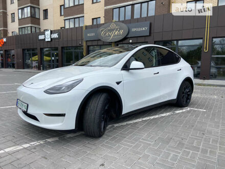 Белый Тесла Model Y, объемом двигателя 0 л и пробегом 18 тыс. км за 31000 $, фото 1 на Automoto.ua