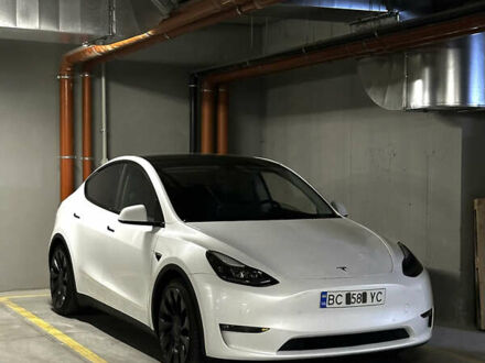 Белый Тесла Model Y, объемом двигателя 0 л и пробегом 43 тыс. км за 26000 $, фото 1 на Automoto.ua