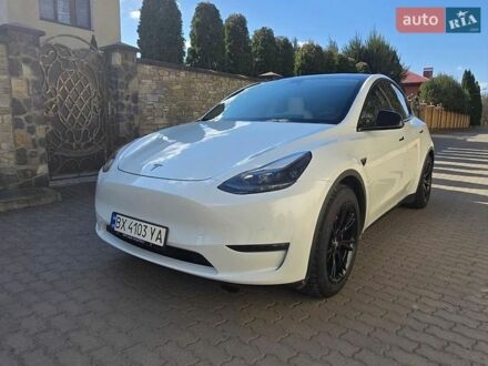 Белый Тесла Model Y, объемом двигателя 0 л и пробегом 82 тыс. км за 29500 $, фото 1 на Automoto.ua