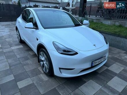 Белый Тесла Model Y, объемом двигателя 0 л и пробегом 13 тыс. км за 39900 $, фото 1 на Automoto.ua