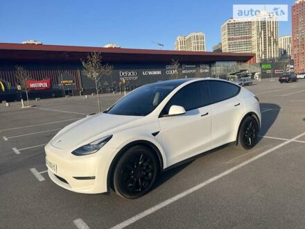 Белый Тесла Model Y, объемом двигателя 0 л и пробегом 24 тыс. км за 36500 $, фото 1 на Automoto.ua