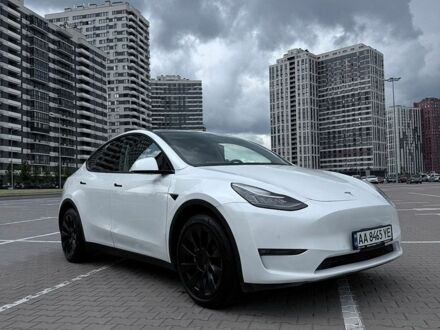 Белый Тесла Model Y, объемом двигателя 0 л и пробегом 96 тыс. км за 22700 $, фото 1 на Automoto.ua