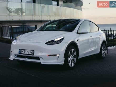 Белый Тесла Model Y, объемом двигателя 0 л и пробегом 52 тыс. км за 23900 $, фото 1 на Automoto.ua