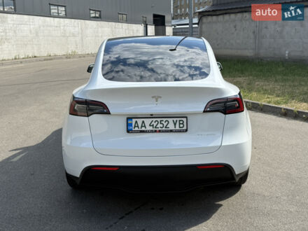 Білий Тесла Model Y, об'ємом двигуна 0 л та пробігом 65 тис. км за 27000 $, фото 1 на Automoto.ua