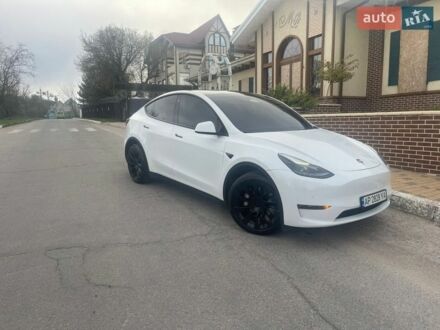 Білий Тесла Model Y, об'ємом двигуна 0 л та пробігом 55 тис. км за 26000 $, фото 1 на Automoto.ua