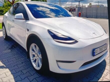 Білий Тесла Model Y, об'ємом двигуна 0 л та пробігом 50 тис. км за 26500 $, фото 1 на Automoto.ua