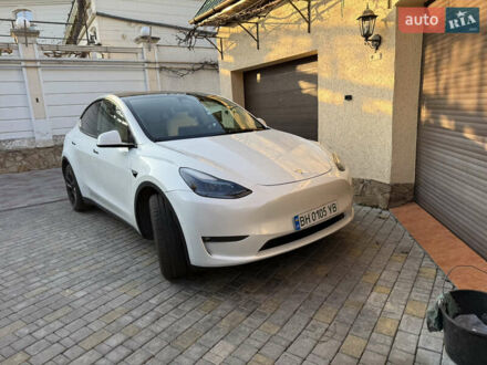 Тесла Model Y 2022 в Одессе на Automoto.ua Белый Тесла Model Y, объемом двигателя 0 л и пробегом 45 тыс. км за 26500 $, фото 1 на Automoto.ua