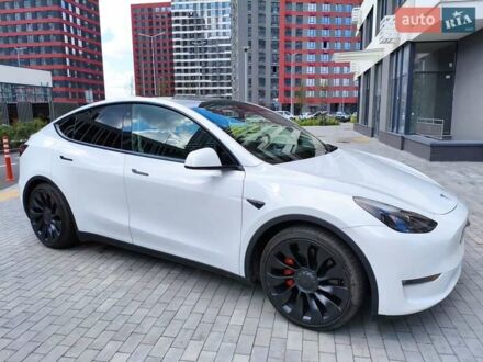 Тесла Model Y 2022 в Киеве на Automoto.ua Белый Тесла Model Y, объемом двигателя 0 л и пробегом 35 тыс. км за 27000 $, фото 1 на Automoto.ua