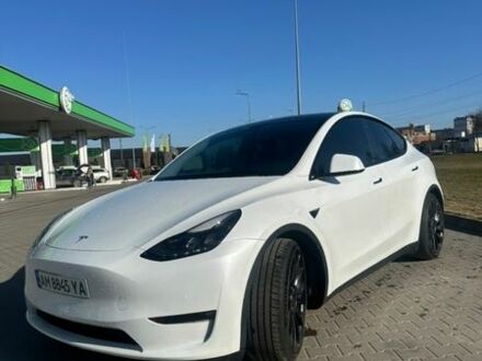 Белый Тесла Model Y, объемом двигателя 0 л и пробегом 56 тыс. км за 31000 $, фото 1 на Automoto.ua