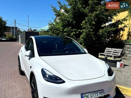 Белый Тесла Model Y, объемом двигателя 0 л и пробегом 72 тыс. км за 22500 $, фото 1 на Automoto.ua