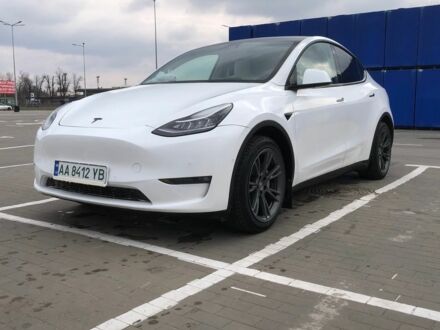 Белый Тесла Model Y, объемом двигателя 0 л и пробегом 62 тыс. км за 24500 $, фото 1 на Automoto.ua