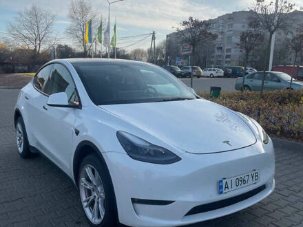 Білий Тесла Model Y, об'ємом двигуна 0 л та пробігом 60 тис. км за 24900 $, фото 1 на Automoto.ua
