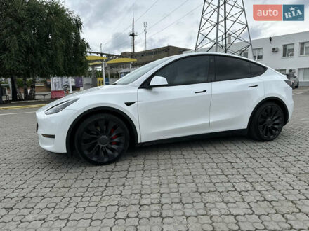 Тесла Model Y 2022 у Чернівцях на Automoto.ua Білий Тесла Model Y, об'ємом двигуна 0 л та пробігом 49 тис. км за 32500 $, фото 1 на Automoto.ua