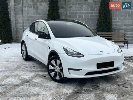 Білий Тесла Model Y, об'ємом двигуна 0 л та пробігом 48 тис. км за 27800 $, фото 1 на Automoto.ua