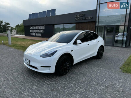 Тесла Model Y 2022 в Днепре (Днепропетровске) на Automoto.ua Белый Тесла Model Y, объемом двигателя 0 л и пробегом 16 тыс. км за 28500 $, фото 1 на Automoto.ua