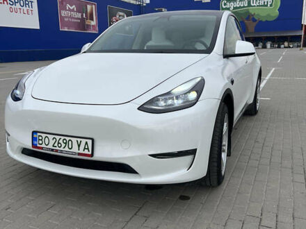 Тесла Model Y 2022 в Тернополе на Automoto.ua Белый Тесла Model Y, объемом двигателя 0 л и пробегом 15 тыс. км за 29999 $, фото 1 на Automoto.ua