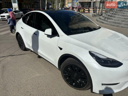 Белый Тесла Model Y, объемом двигателя 0 л и пробегом 57 тыс. км за 24500 $, фото 1 на Automoto.ua