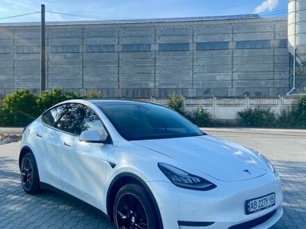 Білий Тесла Model Y, об'ємом двигуна 0 л та пробігом 62 тис. км за 24999 $, фото 1 на Automoto.ua