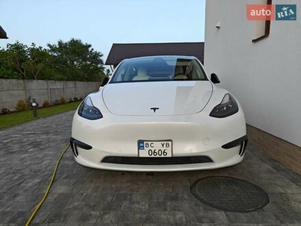Тесла Model Y 2022 в Львове на Automoto.ua Белый Тесла Model Y, объемом двигателя 0 л и пробегом 85 тыс. км за 24799 $, фото 1 на Automoto.ua