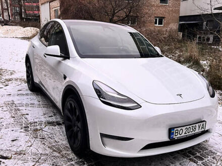 Белый Тесла Model Y, объемом двигателя 0 л и пробегом 34 тыс. км за 27300 $, фото 1 на Automoto.ua