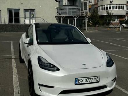 Тесла Model Y 2022 в Хмельницком на Automoto.ua Белый Тесла Model Y, объемом двигателя 0 л и пробегом 49 тыс. км за 28000 $, фото 1 на Automoto.ua