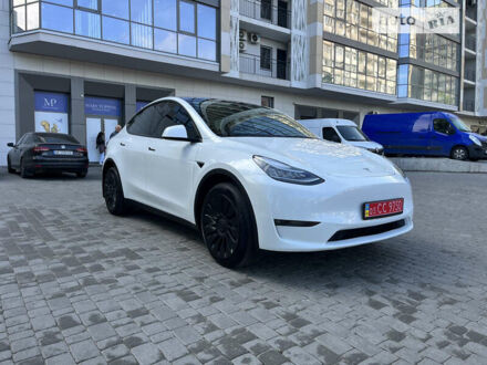 Белый Тесла Model Y, объемом двигателя 0 л и пробегом 22 тыс. км за 32800 $, фото 1 на Automoto.ua