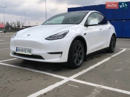 Белый Тесла Model Y, объемом двигателя 0 л и пробегом 62 тыс. км за 25500 $, фото 1 на Automoto.ua