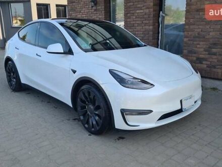 Белый Тесла Model Y, объемом двигателя 0 л и пробегом 25 тыс. км за 29999 $, фото 1 на Automoto.ua