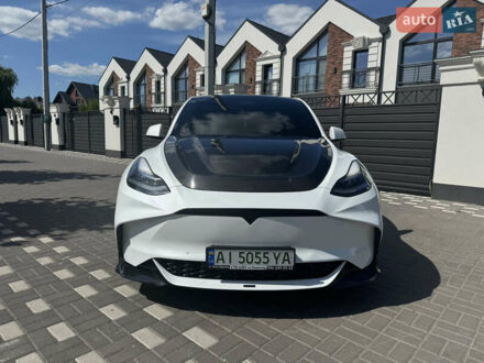 Белый Тесла Model Y, объемом двигателя 0 л и пробегом 62 тыс. км за 39500 $, фото 1 на Automoto.ua