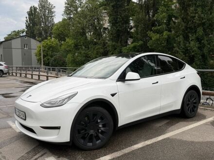 Белый Тесла Model Y, объемом двигателя 0 л и пробегом 12 тыс. км за 27000 $, фото 1 на Automoto.ua