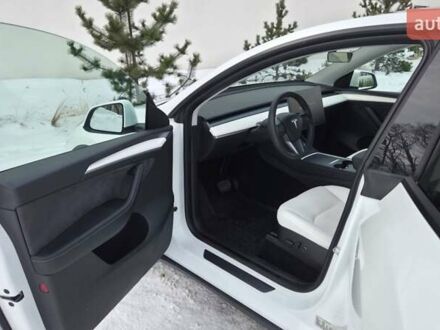 Белый Тесла Model Y, объемом двигателя 0 л и пробегом 88 тыс. км за 26500 $, фото 1 на Automoto.ua