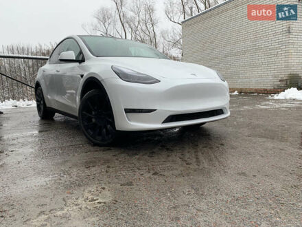 Тесла Model Y 2022 в Белой Церкве на Automoto.ua Белый Тесла Model Y, объемом двигателя 0 л и пробегом 4 тыс. км за 33000 $, фото 1 на Automoto.ua