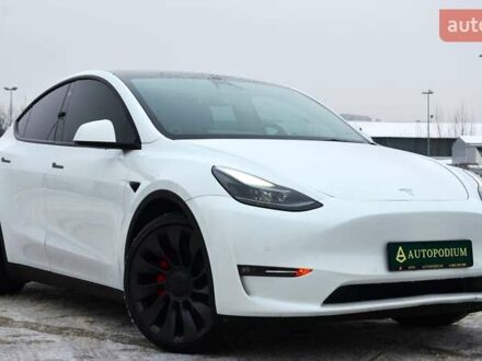Белый Тесла Model Y, объемом двигателя 0 л и пробегом 73 тыс. км за 30999 $, фото 1 на Automoto.ua
