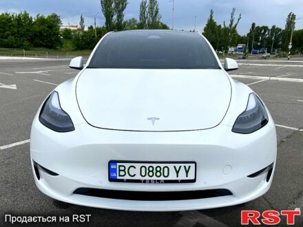 Білий Тесла Model Y, об'ємом двигуна 0 л та пробігом 43 тис. км за 30000 $, фото 1 на Automoto.ua