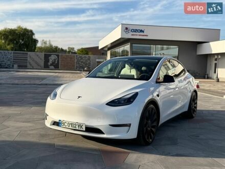 Белый Тесла Model Y, объемом двигателя 0 л и пробегом 51 тыс. км за 27800 $, фото 1 на Automoto.ua