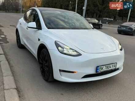 Белый Тесла Model Y, объемом двигателя 0 л и пробегом 27 тыс. км за 26000 $, фото 1 на Automoto.ua