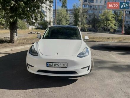 Белый Тесла Model Y, объемом двигателя 0 л и пробегом 55 тыс. км за 28000 $, фото 1 на Automoto.ua