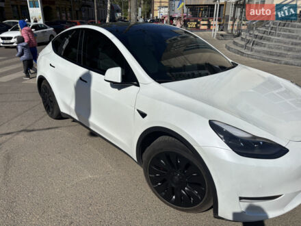 Белый Тесла Model Y, объемом двигателя 0 л и пробегом 42 тыс. км за 26500 $, фото 1 на Automoto.ua