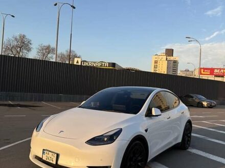 Белый Тесла Model Y, объемом двигателя 0 л и пробегом 46 тыс. км за 26500 $, фото 1 на Automoto.ua