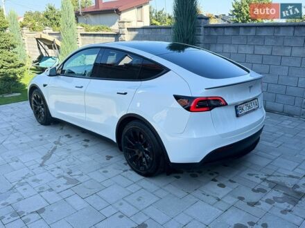 Білий Тесла Model Y, об'ємом двигуна 0 л та пробігом 51 тис. км за 26500 $, фото 1 на Automoto.ua