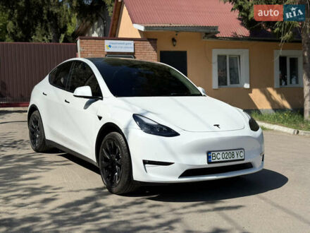 Тесла Model Y 2022 у Львові на Automoto.ua Білий Тесла Model Y, об'ємом двигуна 0 л та пробігом 67 тис. км за 23999 $, фото 1 на Automoto.ua