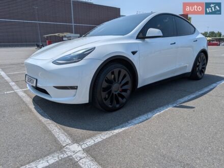 Белый Тесла Model Y, объемом двигателя 0 л и пробегом 45 тыс. км за 27500 $, фото 1 на Automoto.ua