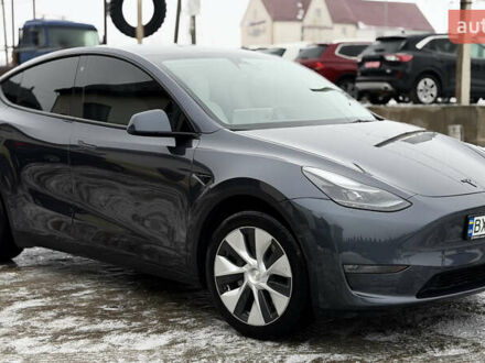Білий Тесла Model Y, об'ємом двигуна 0 л та пробігом 84 тис. км за 25900 $, фото 1 на Automoto.ua