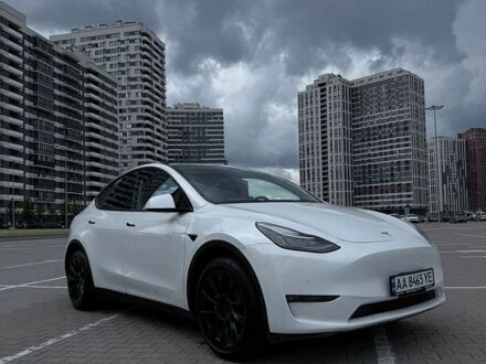 Белый Тесла Model Y, объемом двигателя 0 л и пробегом 96 тыс. км за 23000 $, фото 1 на Automoto.ua