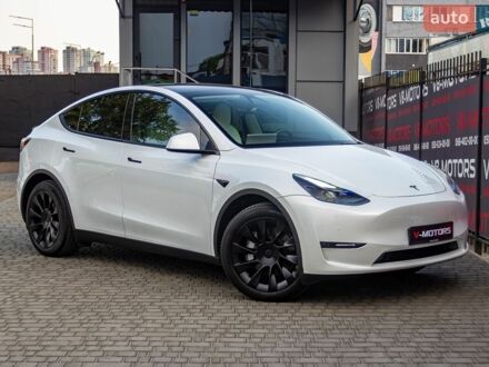 Белый Тесла Model Y, объемом двигателя 0 л и пробегом 54 тыс. км за 29000 $, фото 1 на Automoto.ua