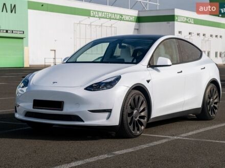 Белый Тесла Model Y, объемом двигателя 0 л и пробегом 52 тыс. км за 27000 $, фото 1 на Automoto.ua