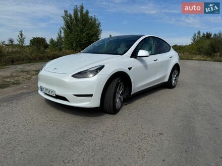 Белый Тесла Model Y, объемом двигателя 0 л и пробегом 99 тыс. км за 23950 $, фото 1 на Automoto.ua